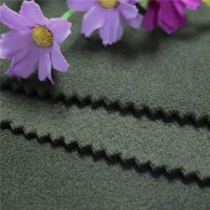 s oeko-tex 100 standardním polyesterovým vnějším pláštěm polární fleecovou podšívkou